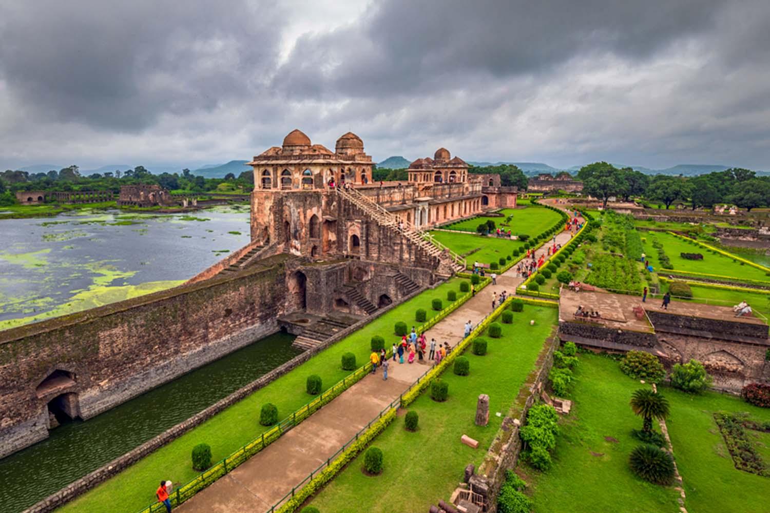 Indore – Maheshwar – Mandu – Omkareshwar